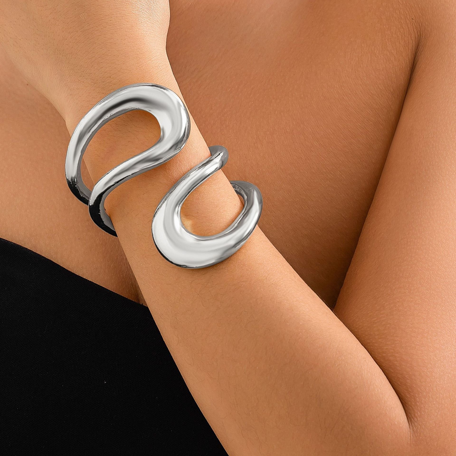 2024 Fashion Jewelry Summer geometric chunky women necklaces alloy twisted double layered collar cuff necklace bracelets set