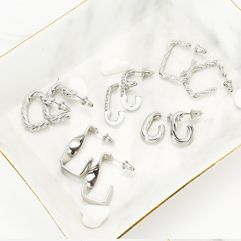 Wholesale Bulk Custom Vintage Silver Stainless Steel Luxury Fashion Fine Vintage Jewelry Love Heart Stud Earrings for Women