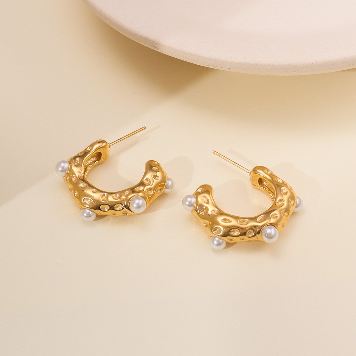 Styles Designing Stainless Steel Women's Fashion 18K Gold Plated CC Pearl Earrings