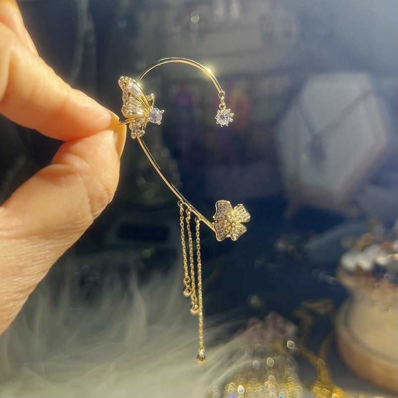 2023 Hot Sale Gorgeous Single Flower With Small Tiny Pearl Fancy Cuff Earrings Ear Cuffs Women Girl Ins Fashion Jewelry Ear 1pcs