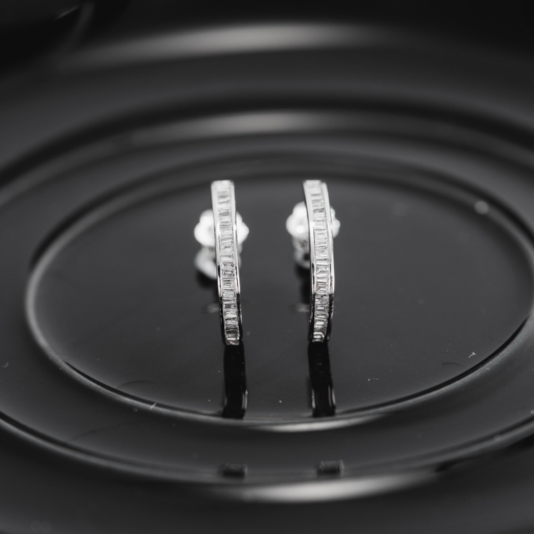 18KGold Popular Design Personality Cushion-cut Diamond Stud Earrings