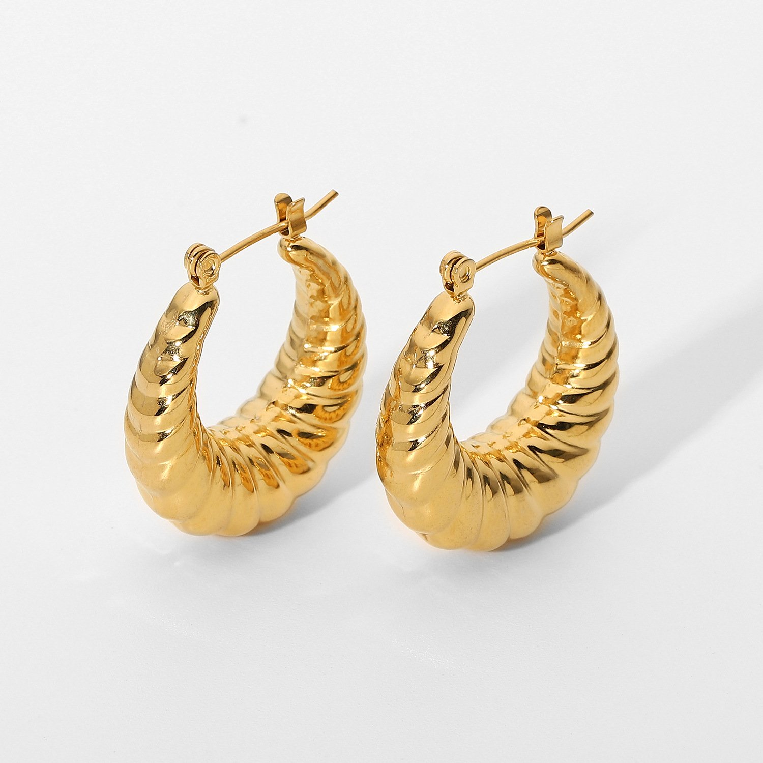 Wholesale Hypoallergenic Gold Filled Jewelry 18k Twist Hoop Earrings Stainless Steel Croissant Huggie Chunky Earrings Women
