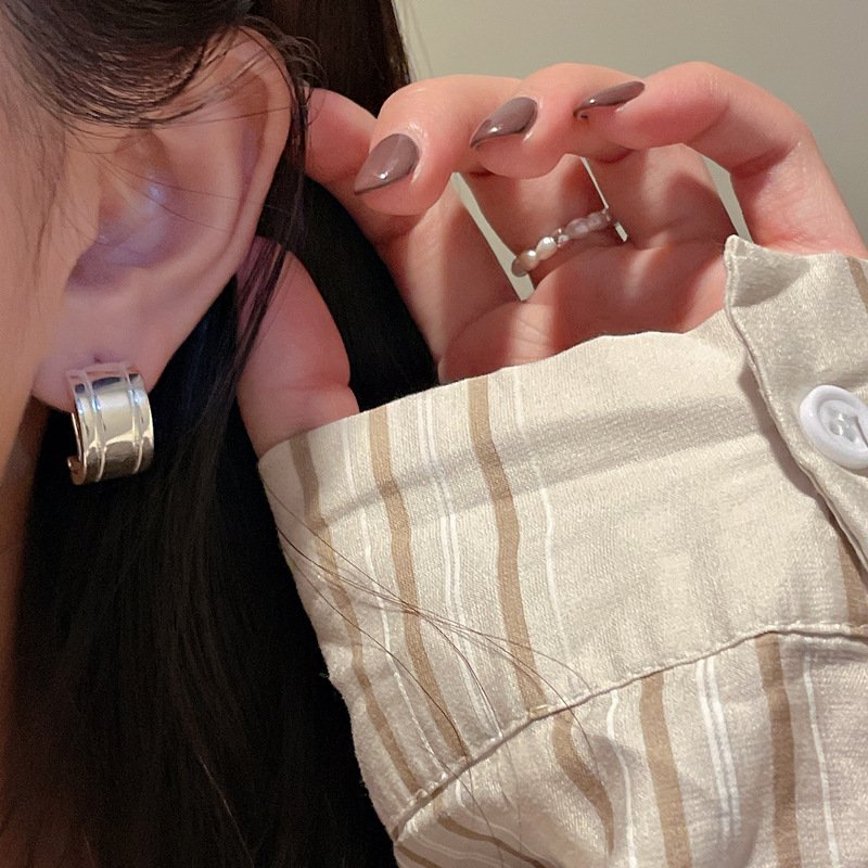 Wholesale S925 Sterling Silver Korean Style Earrings Simple Fashion Ear Jewelry for Wedding Occasions
