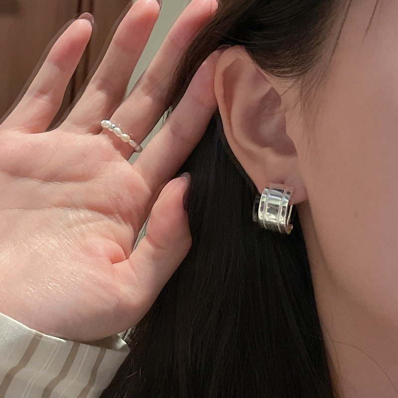 Wholesale S925 Sterling Silver Korean Style Earrings Simple Fashion Ear Jewelry for Wedding Occasions