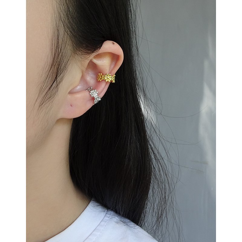 Factory Direct Simple Bellis Perennis Flowers Cuff Earrings Women's Fashion Fine Jewelry S925 Sterling Silver Daisy Earrings