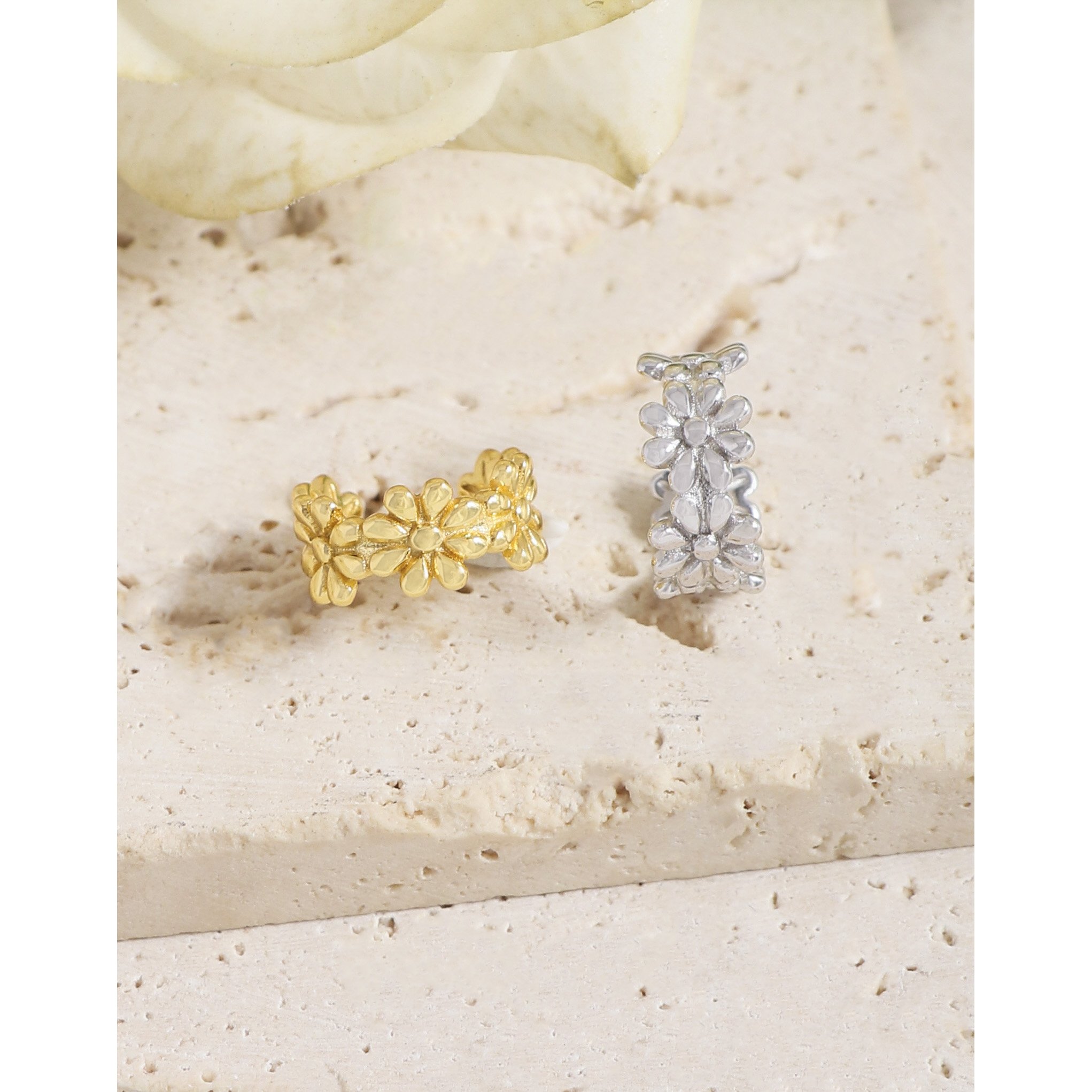 Factory Direct Simple Bellis Perennis Flowers Cuff Earrings Women's Fashion Fine Jewelry S925 Sterling Silver Daisy Earrings