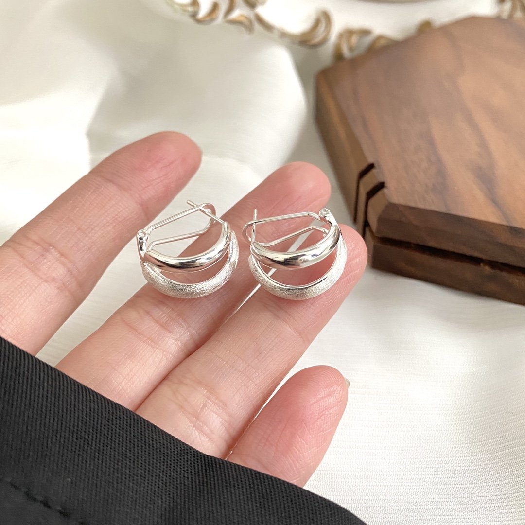 Charming fashion factory wholesale S925 sterling silver 18k gold earrings 2023 recommended style female high-end jewelry set