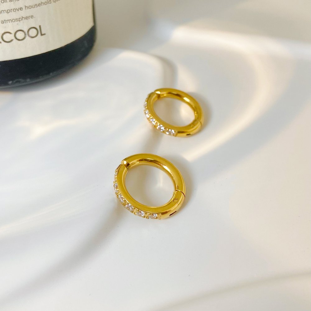 Half circle fine drill can open the ear clip Joyas de acero inoxidable titanium steel electroplated 18k gold earrings