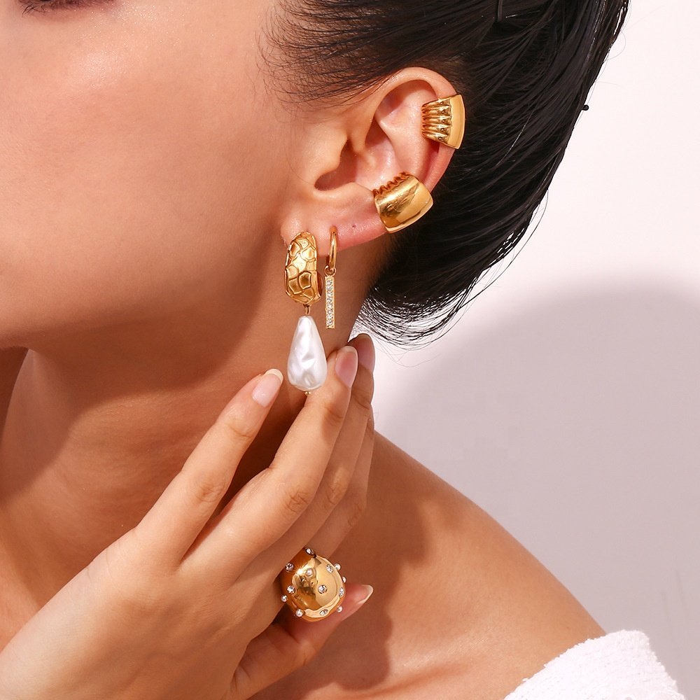 Niche Design Stainless Steel 18k Gold Plated Bilateral Fishtail Pattern Glossy Ear Clip Earrings Jewelry for Women