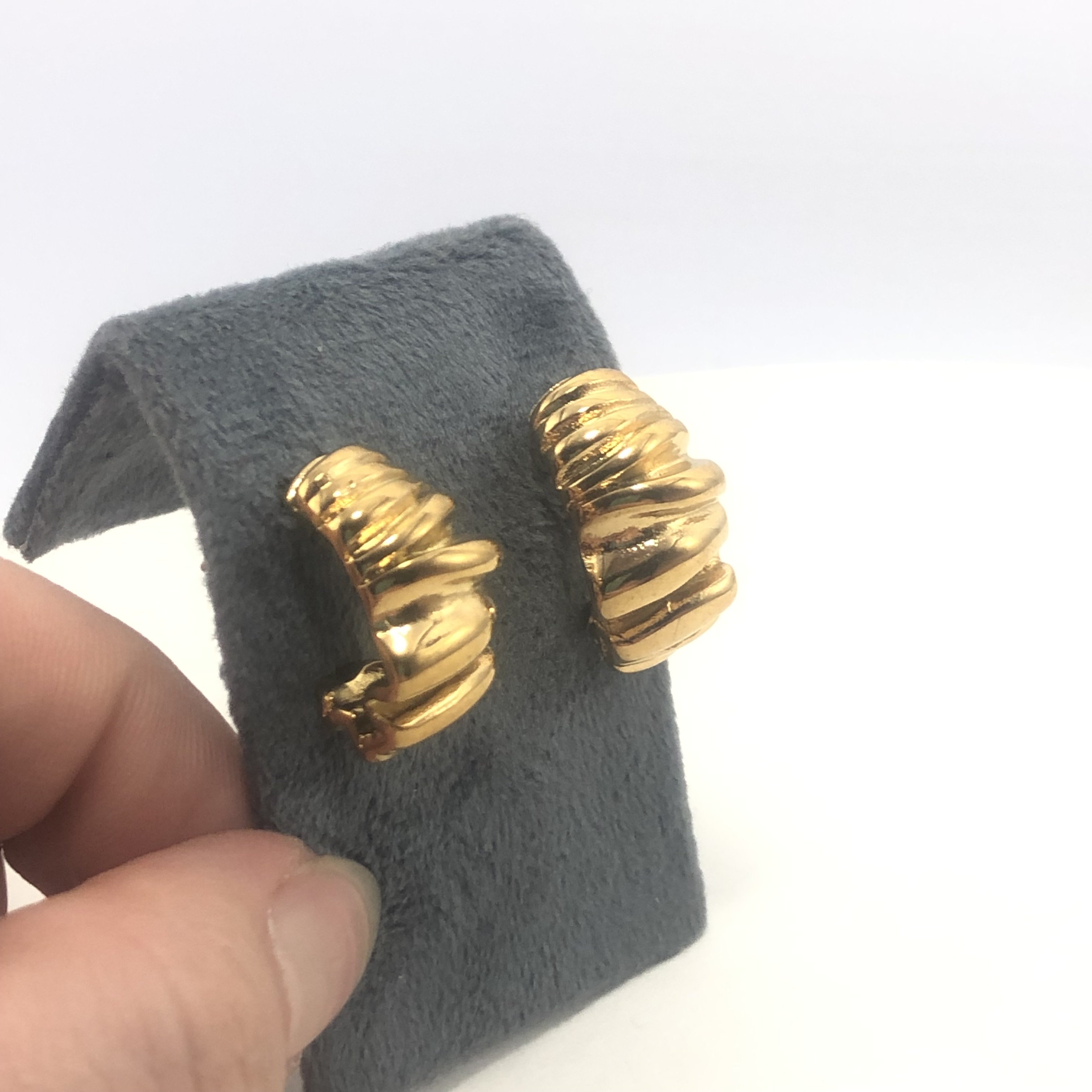 Titanium steel irregular wave earrings retro design spring pleated earrings simple fashion stainless steel earrings wholesale
