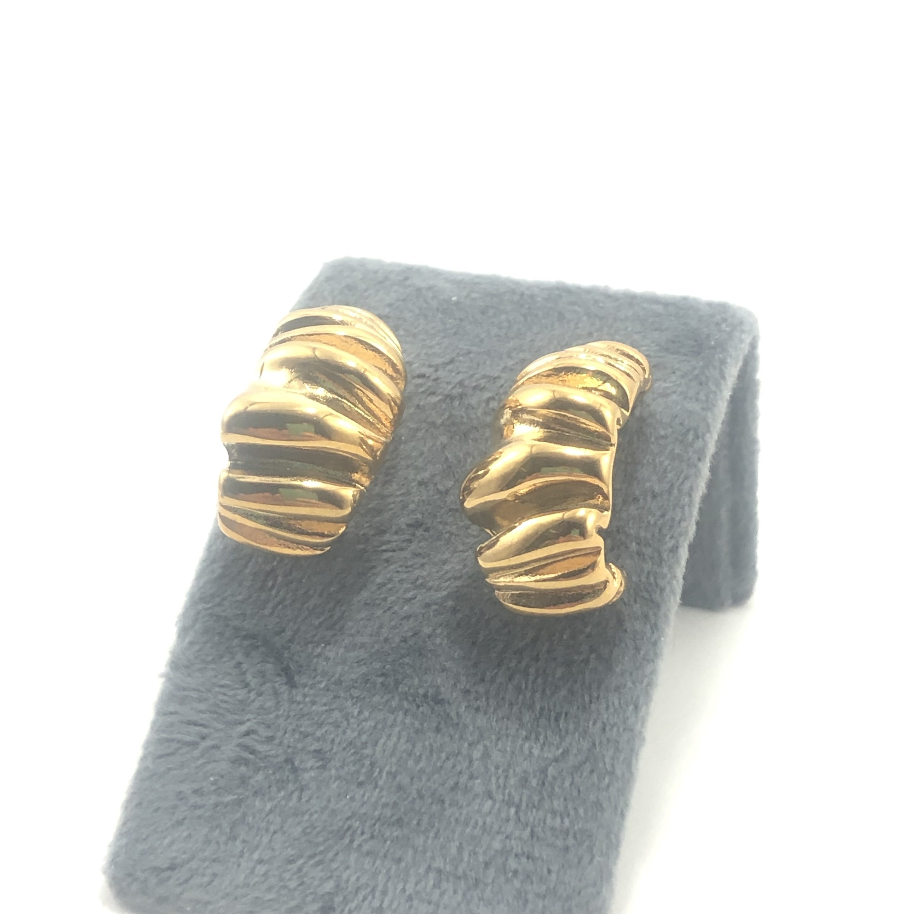 Titanium steel irregular wave earrings retro design spring pleated earrings simple fashion stainless steel earrings wholesale