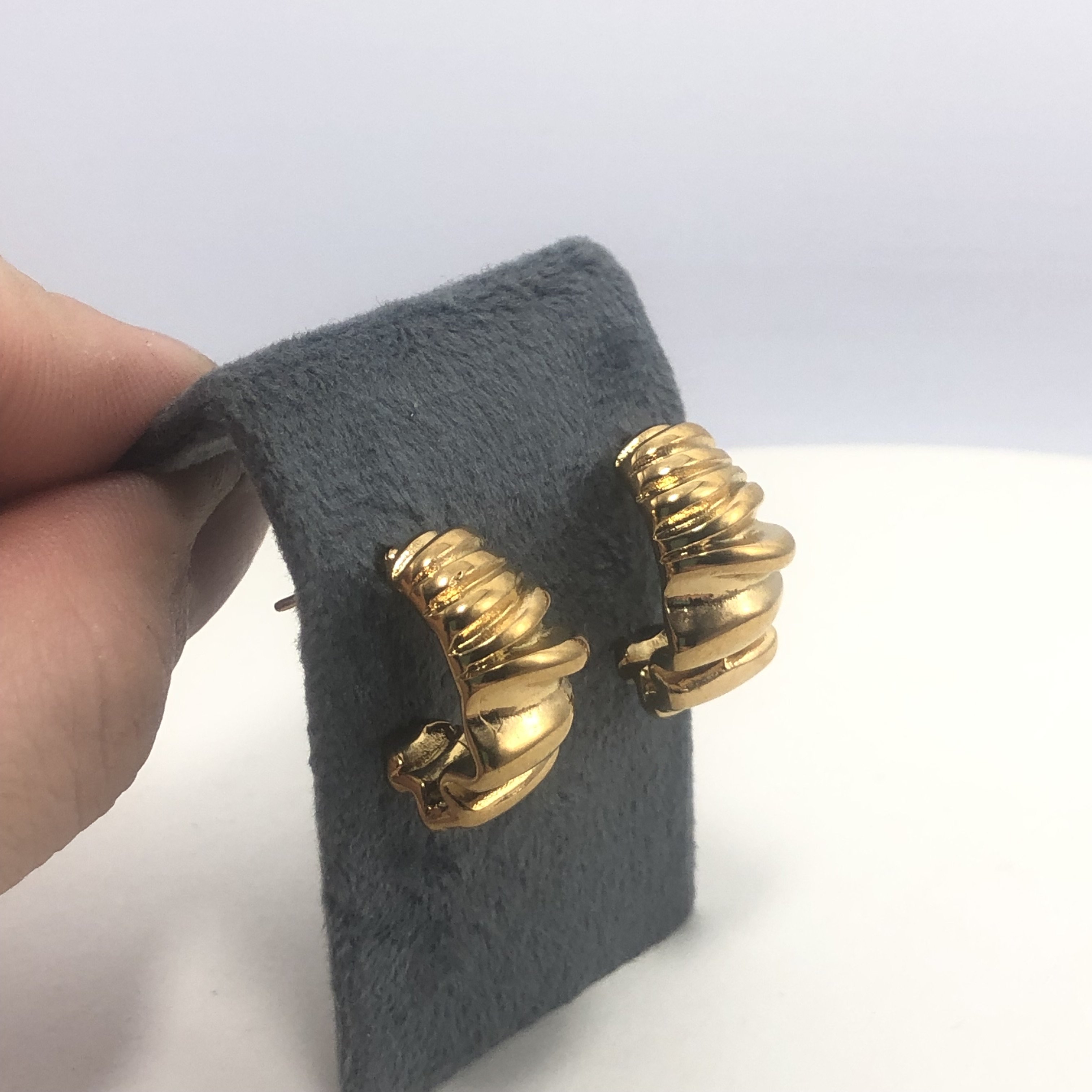 Titanium steel irregular wave earrings retro design spring pleated earrings simple fashion stainless steel earrings wholesale