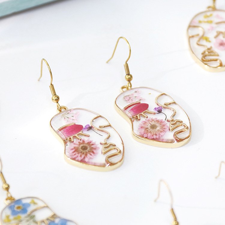Lateefah OEM Face Shape Earrings Natural Dried Flower Earrings Lateral Abstract Face Earrings