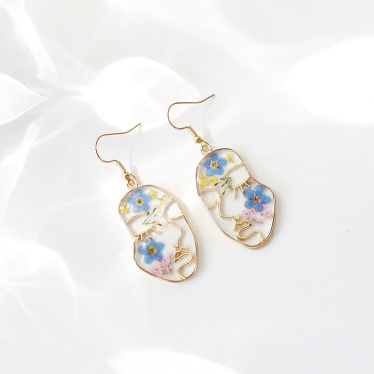 Lateefah OEM Face Shape Earrings Natural Dried Flower Earrings Lateral Abstract Face Earrings