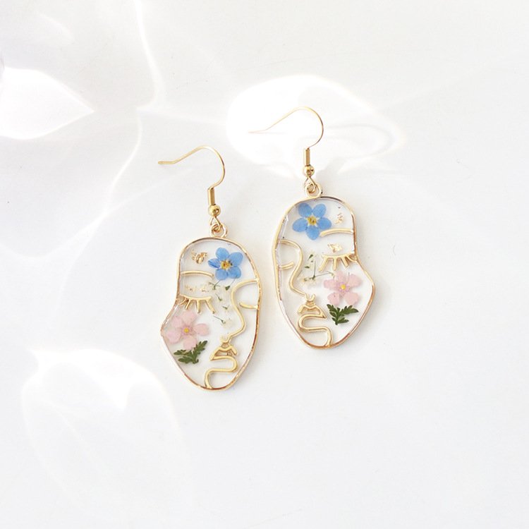 Lateefah OEM Face Shape Earrings Natural Dried Flower Earrings Lateral Abstract Face Earrings