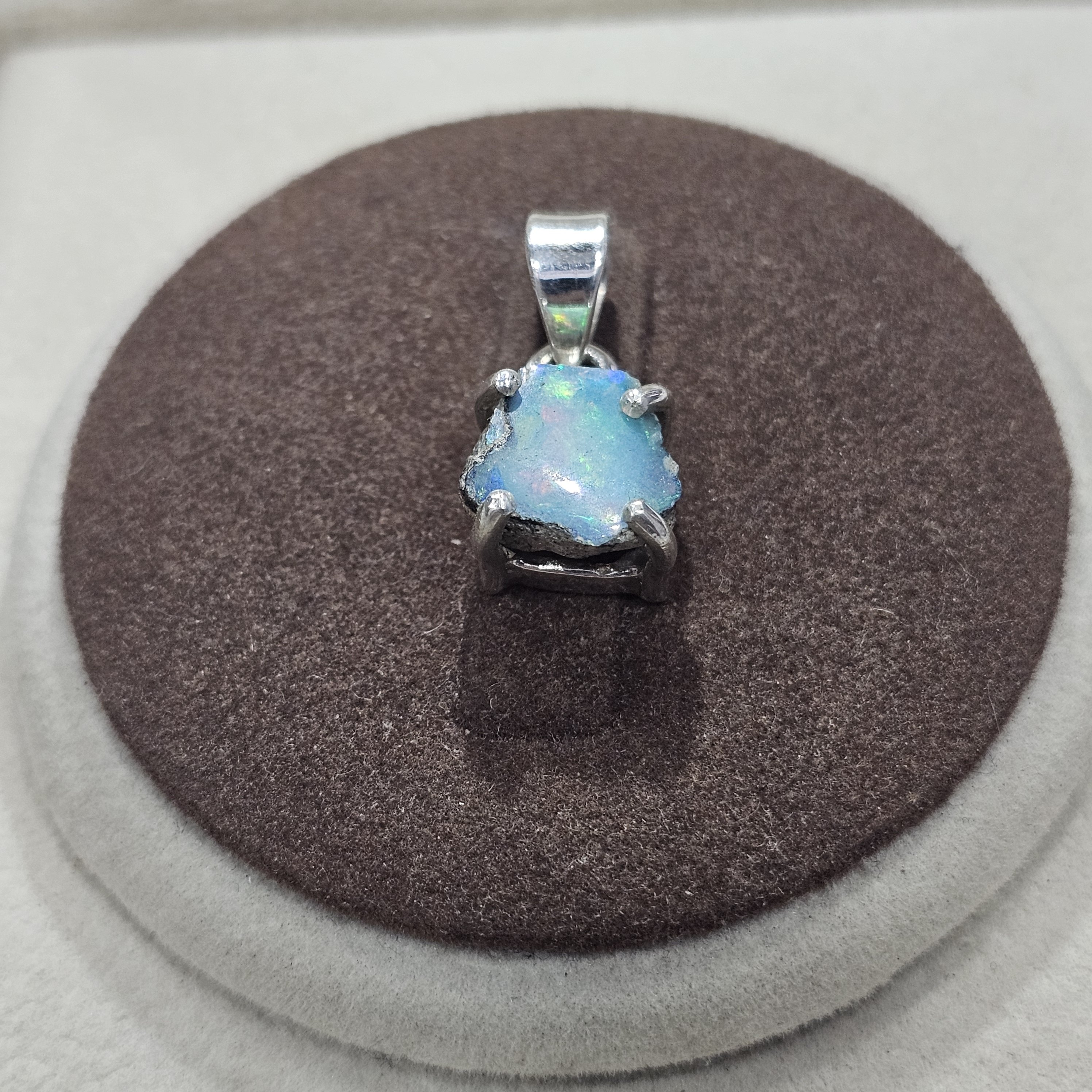 925 Silver Princess Cut Fine Jewelry Pendants & Charms Latest Trendy Excellent Quality Natural Opal Rough Gemstone Pendant