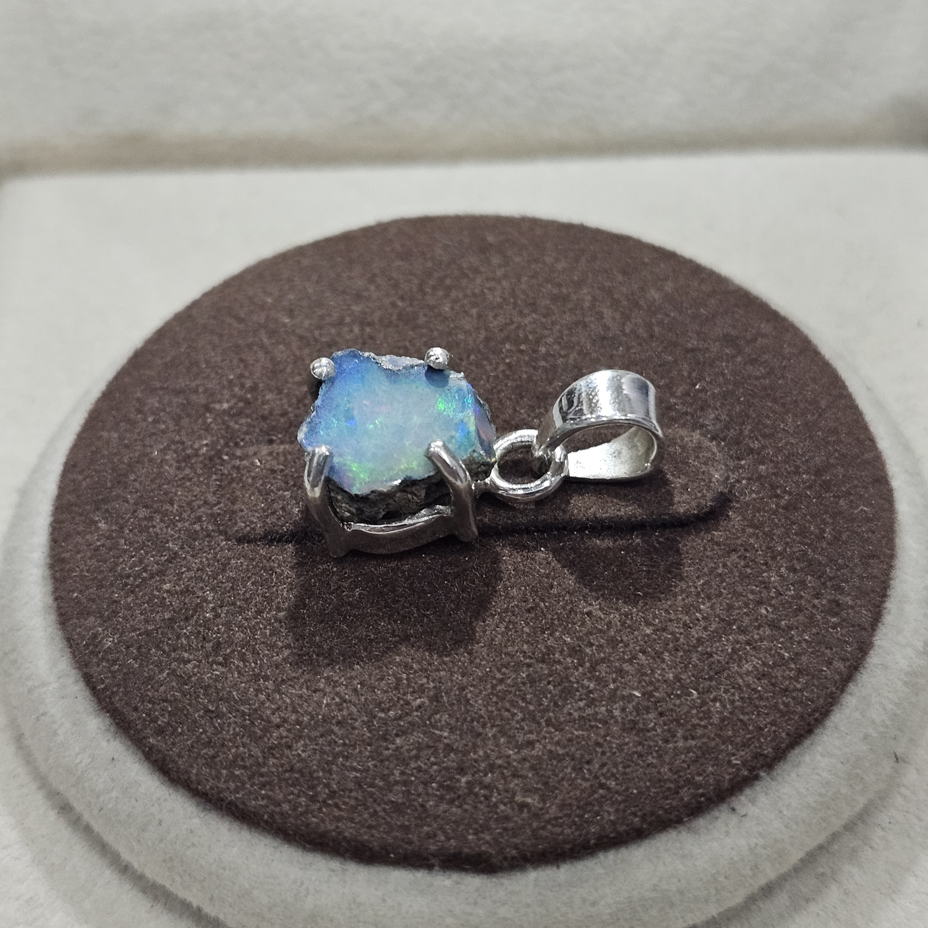 925 Silver Princess Cut Fine Jewelry Pendants & Charms Latest Trendy Excellent Quality Natural Opal Rough Gemstone Pendant