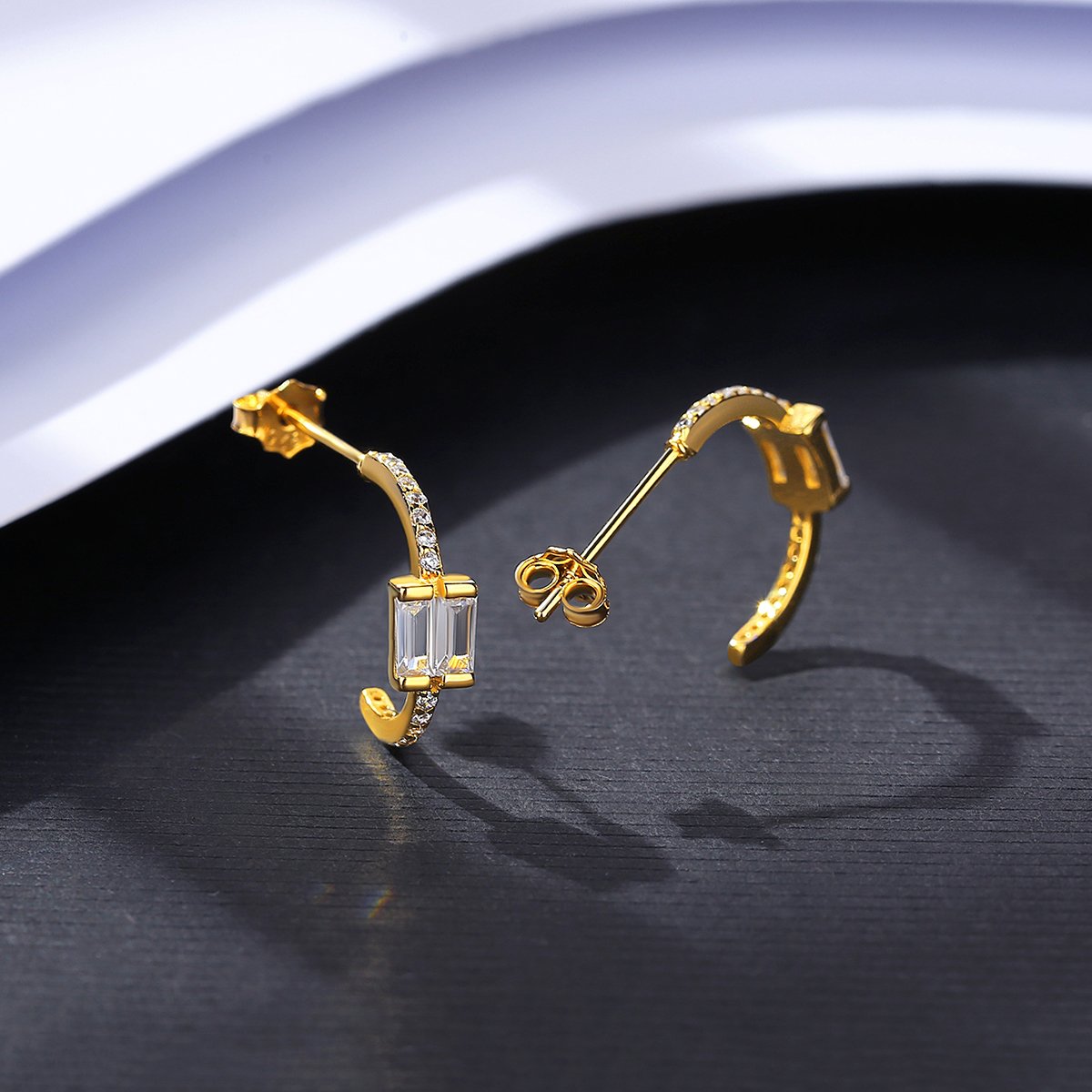 CZCITY Cubic Zirconia New Gold Design Summer Charm Fashion Designer Jewelry Ear Dangle Earring Cuff