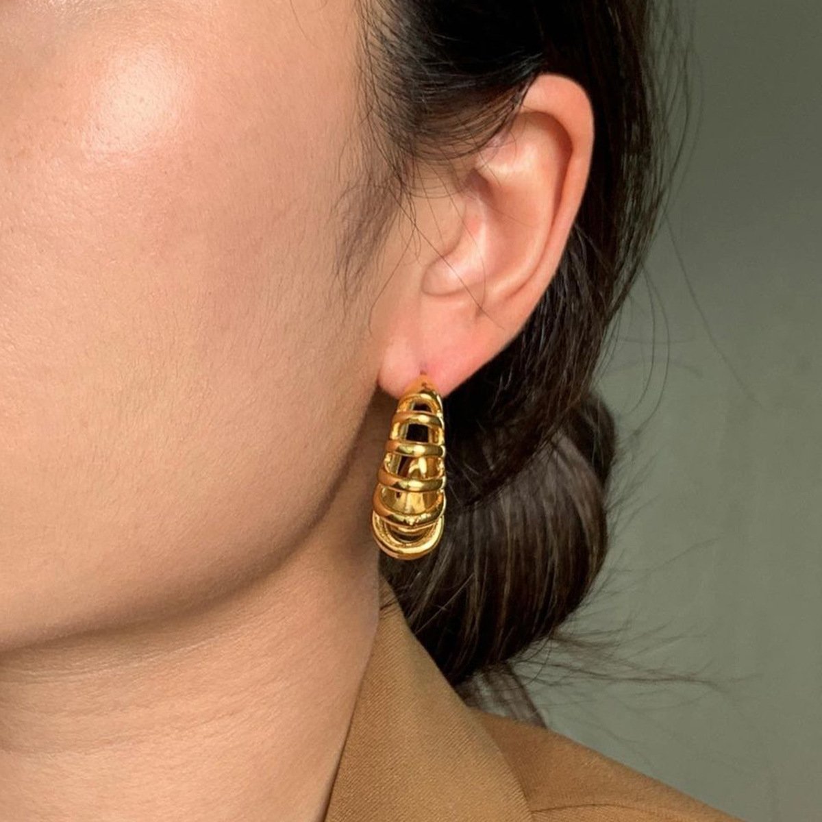 2024 New Arrival Original Design 18k pvd gold stainless steel hoop earrings fashionable mesh hollow bangles bracelet for women