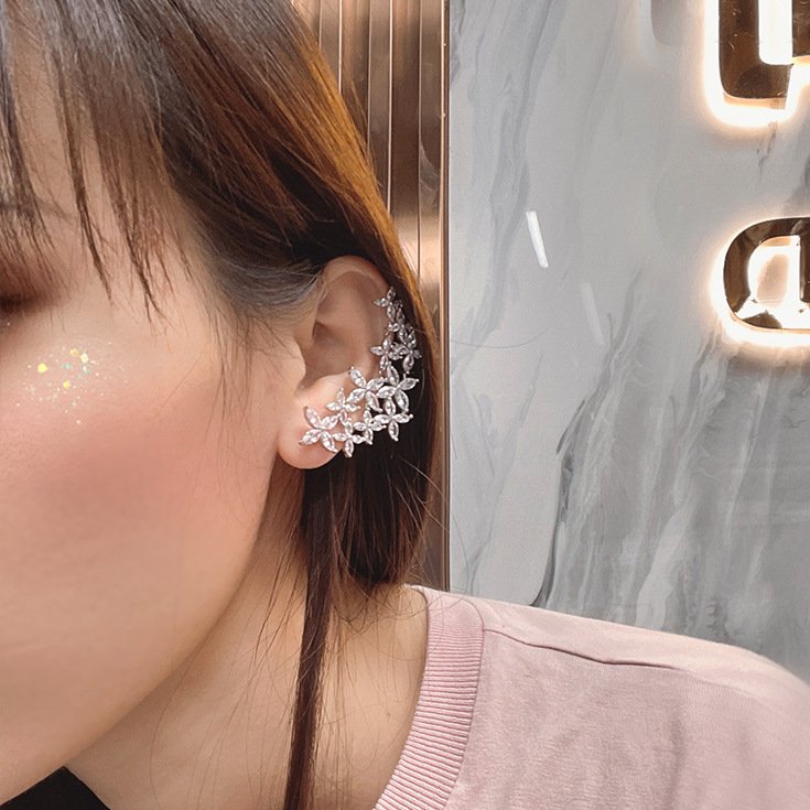 Fine Jewelry Platinum Plated 925 Sterling Silver Romantic Elegant Lady Geometric Asymmetry 5A CZ Crystal Flower Cuff Earrings