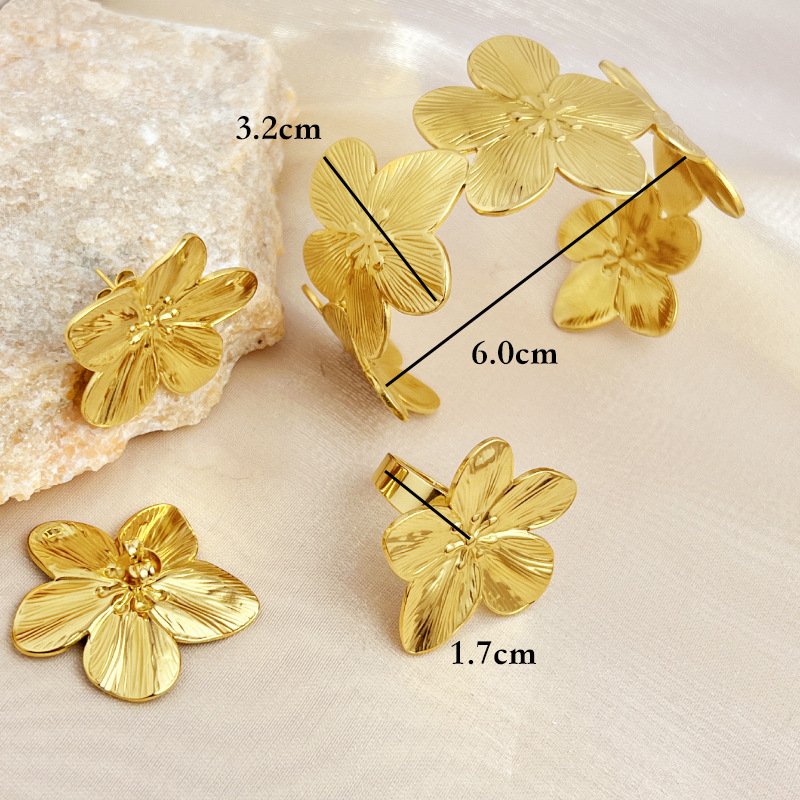 Wholesale Stainless Steel 18K Gold PVD Plated Big Flower Bangles Earrings Rings Fashion Jewelry Sets Women's accessories