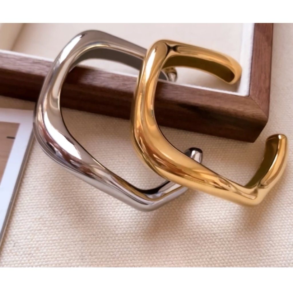 Trendy Fashion Fine Jewelry Set Wave Cuff Bangle 18k Gold Plated Stainless Steel Waterproof Statement Bold Bangle For Women