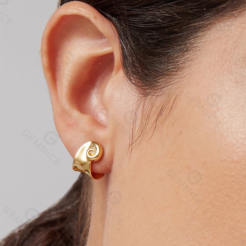 925 sterling silver stud earrings Conch sea snail shape stud earrings