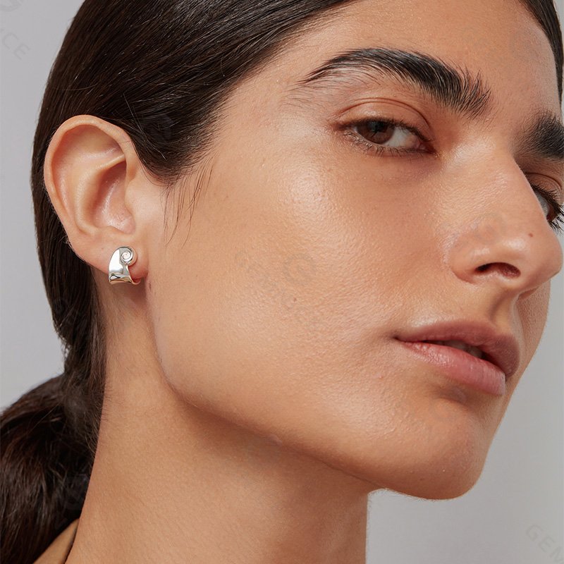 925 sterling silver stud earrings Conch sea snail shape stud earrings