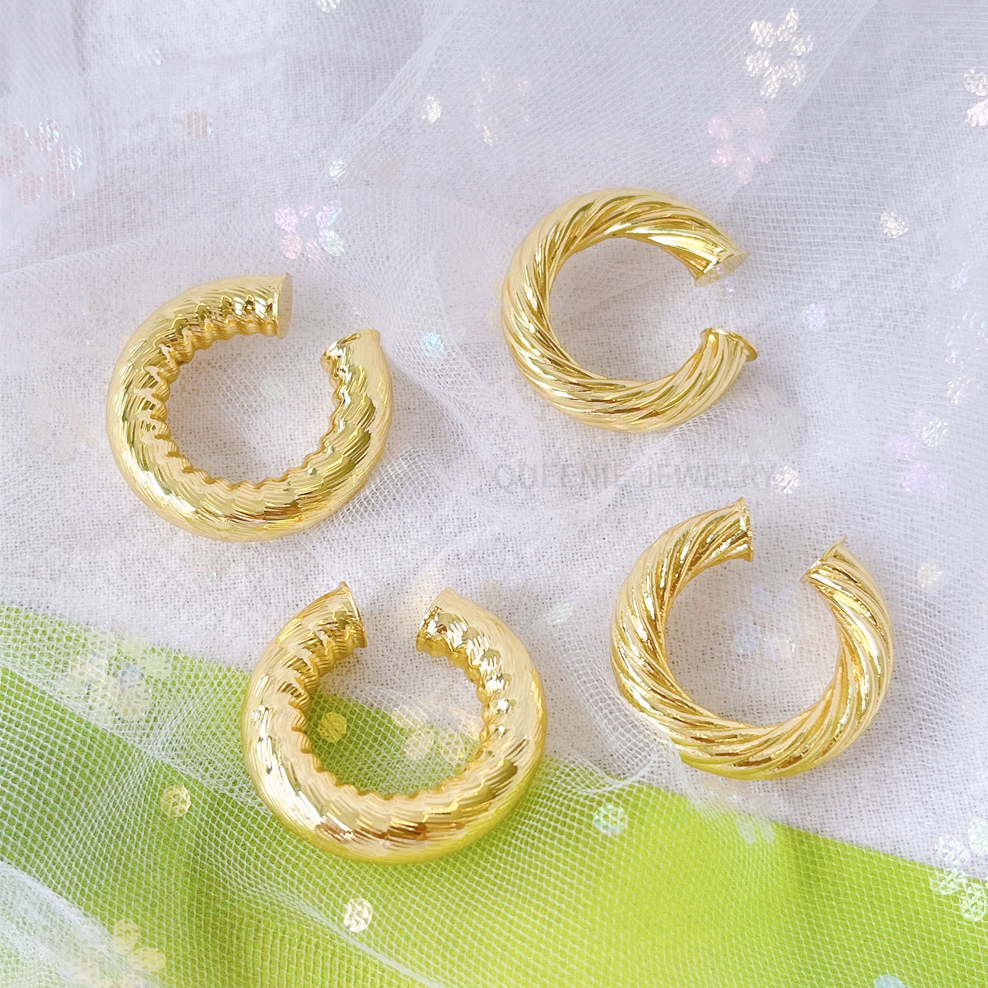 Chunky Gold Cartilage 18k Gold Plated Thick Hollow Hoop Earrings Wide Tube Chunky Ear Cuff for Women