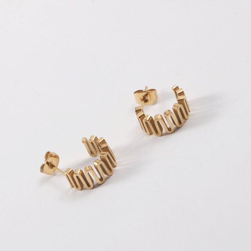 Wholesale Fashion Trendy High Quality New Arrival Trendy Fashion Women 18K Gold Plated Wave Stud Earring for Girls