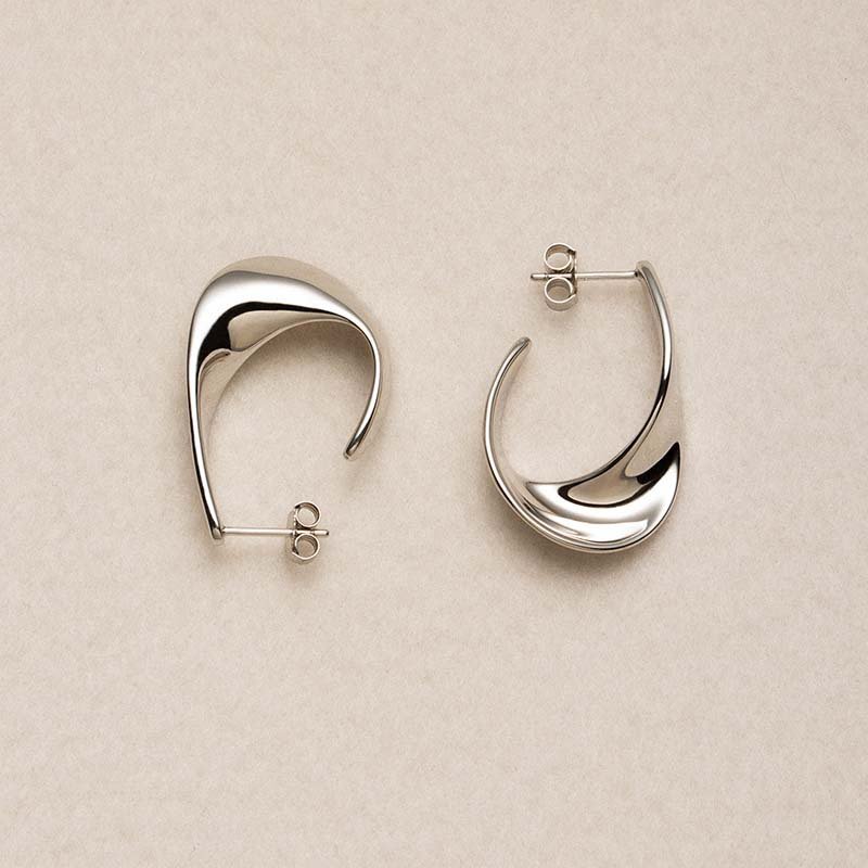 New arrival high-end silver minimalist temperament earrings for women with exaggerated design earrings