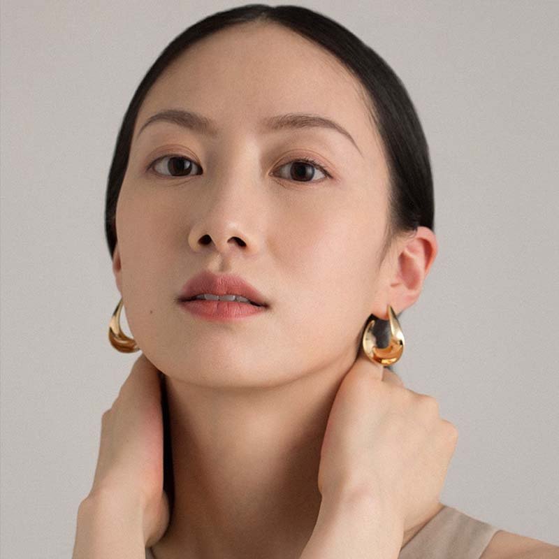 New arrival high-end silver minimalist temperament earrings for women with exaggerated design earrings