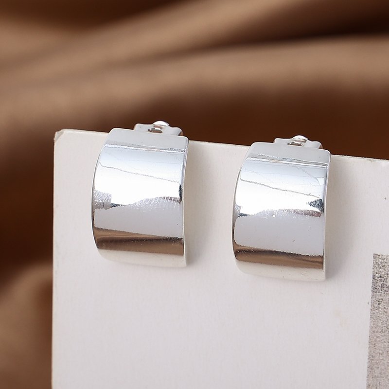 TongLing New Arrivals Alloy 18K Gold Plated Smooth Wide Face Ear Buckle Earrings Fashion Jewelry For Gift