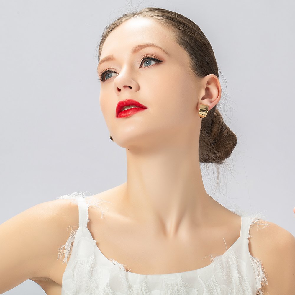 TongLing New Arrivals Alloy 18K Gold Plated Smooth Wide Face Ear Buckle Earrings Fashion Jewelry For Gift