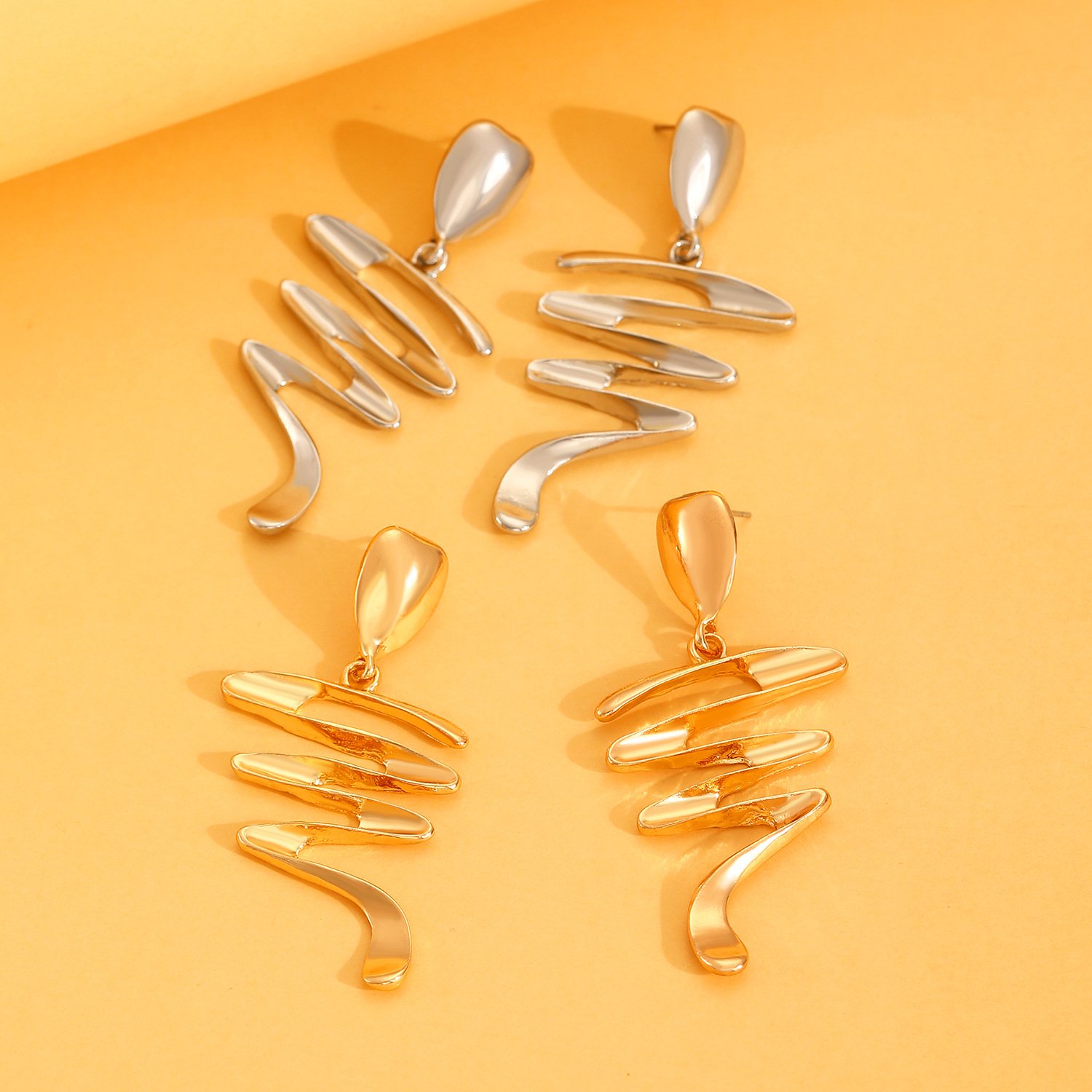 Wholesale Fashion Asymmetry Unusual Big Stud Earrings For Women Statement Irregular Punk Creative Trendy Jewelry For Women