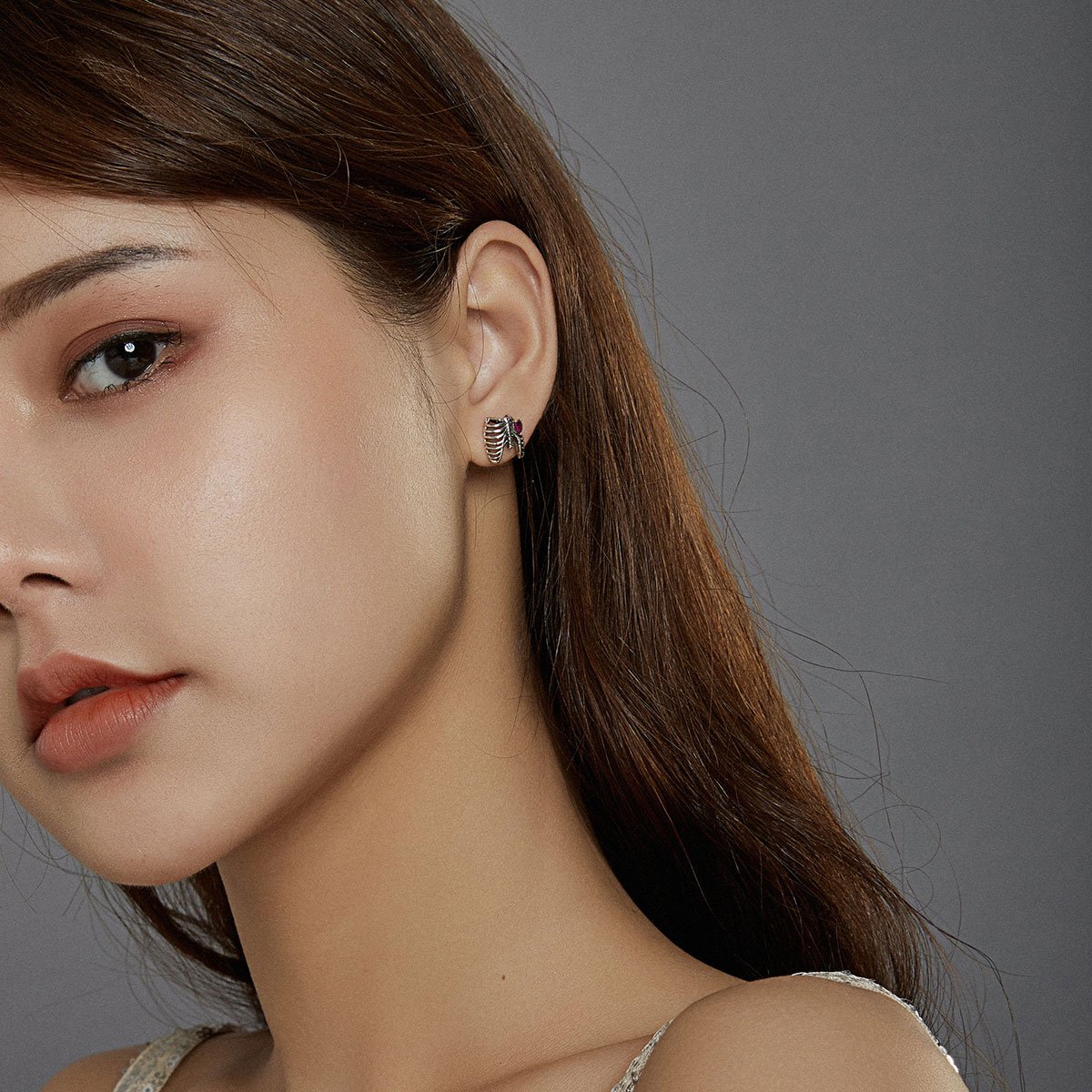 925 Sterling Silver Skull Earrings Fashion Designer Jewelry Skeleton Rib Stud Earrings for Women