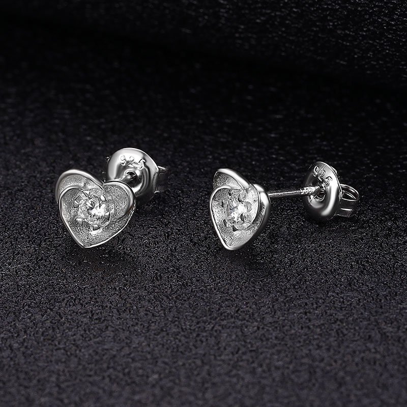 Korean heart-shaped zirconia 925 sterling silver girl earrings fashionable and personalized small size earrings