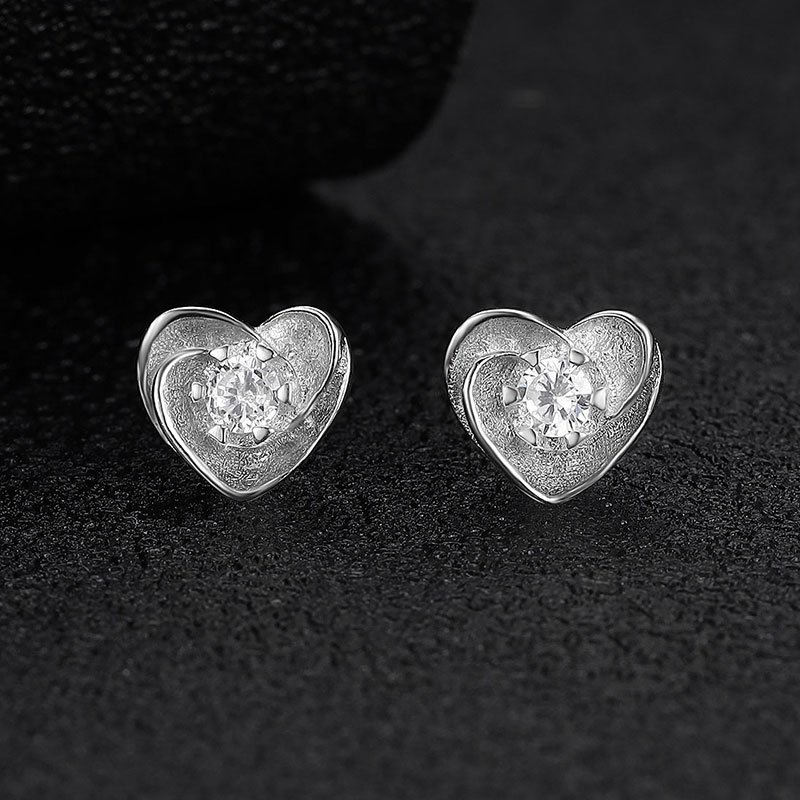 Korean heart-shaped zirconia 925 sterling silver girl earrings fashionable and personalized small size earrings