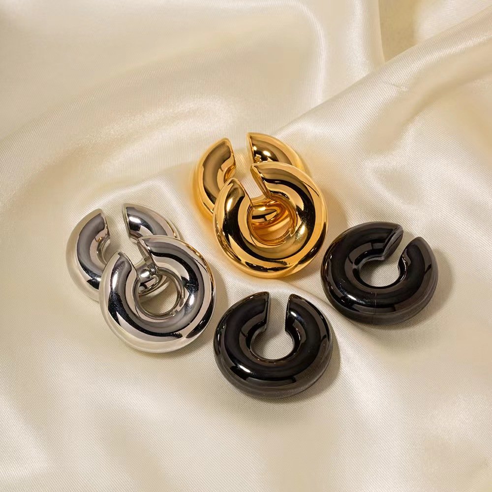 18k Stainless Steel Fadeless Cylindrical Hollow Tube Shaped Chunky Fashion Clip-on Earrings For Female Ear Cuff Earrings