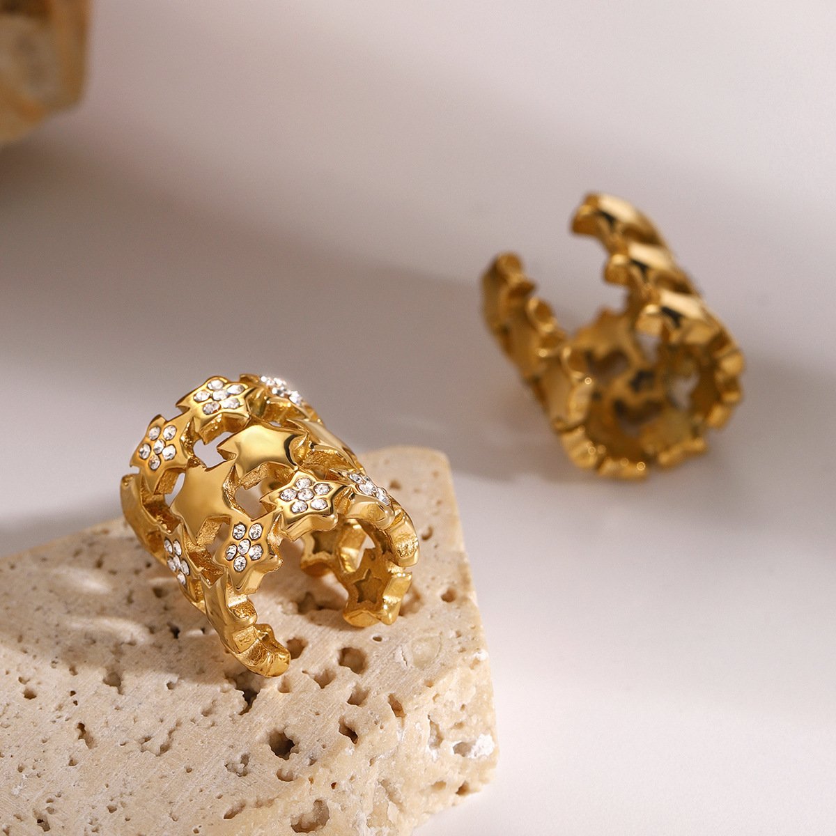 Women's Earrings 2024 Fancy Rhinestone Paved Engraved Star Shaped Non Pierced Gold Plated Fine Ear Cuff Earrings
