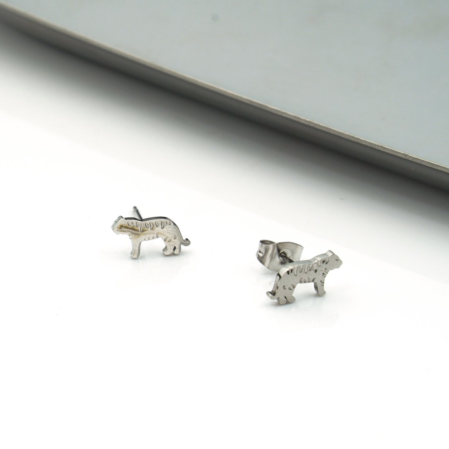 DICAYLUN to sell well Cheap Earrings Wholesale Animal Cute tiger Jewelry Party Earrings Stainless steel ornaments Earrings