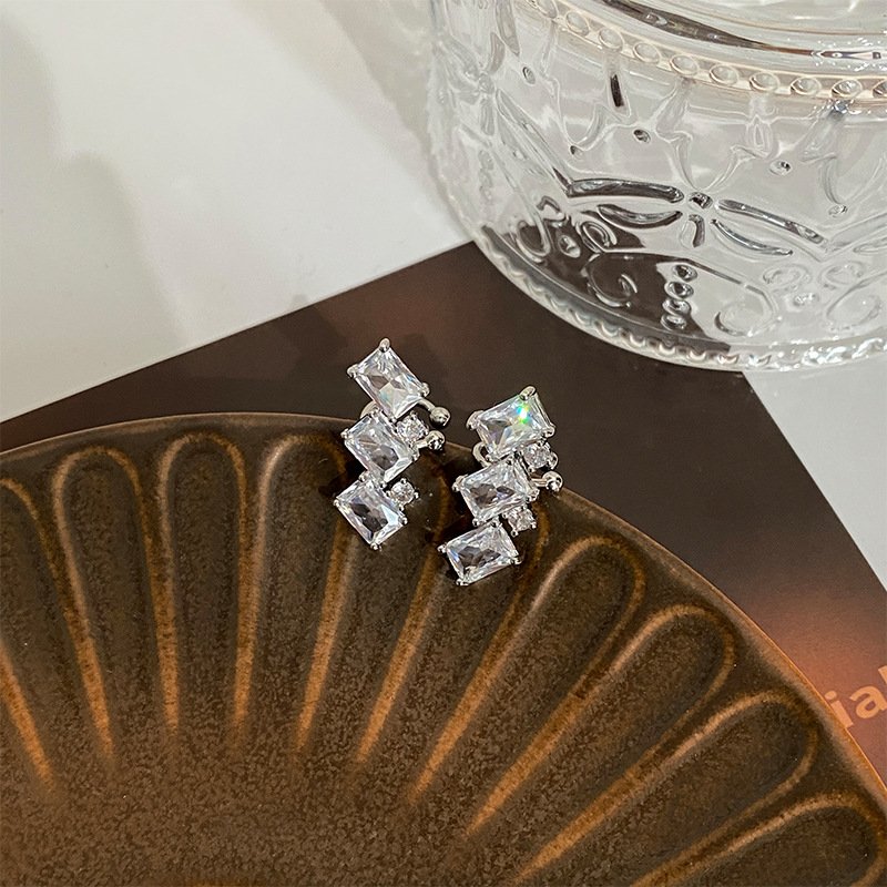 Fashion Ear Bone Cuff Earrings Jewelry Earrings Clip Men Women Ear Cuff Silver Plated Cubic Zirconia Brass Vintage Earrings