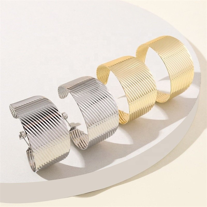 European and American retro British trend earrings Natural twill exaggerated C-shaped earrings Art retro earrings Women
