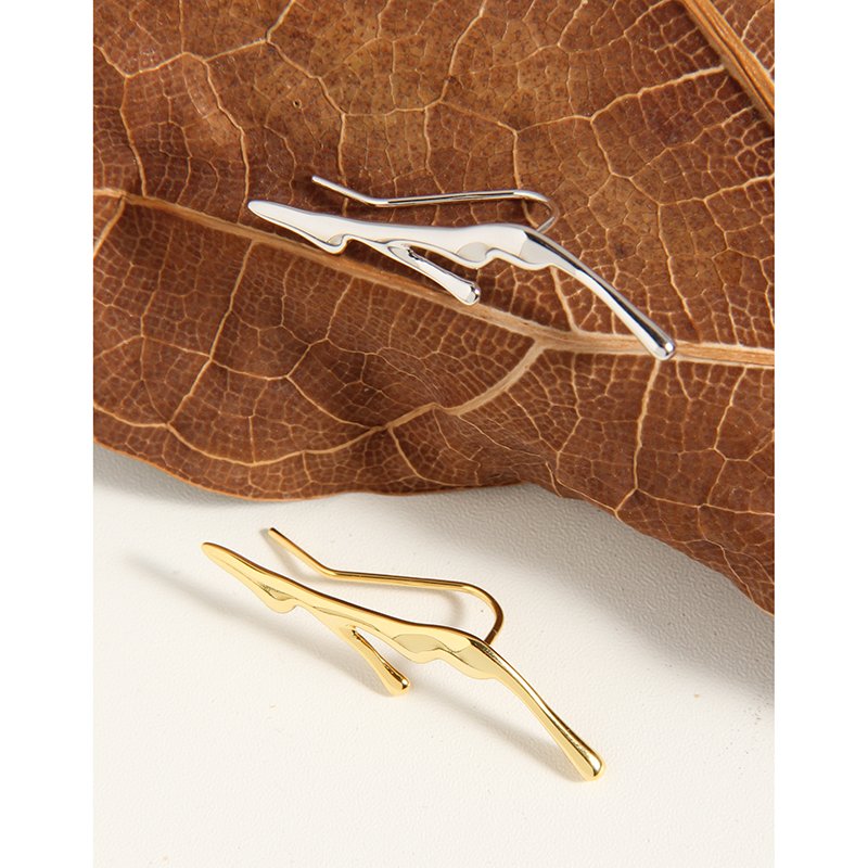 Women's Light Luxury Fine Jewelry Fashion Design S925 Sterling Silver Geometrically Irregular Line Lava Single Cuff Earrings