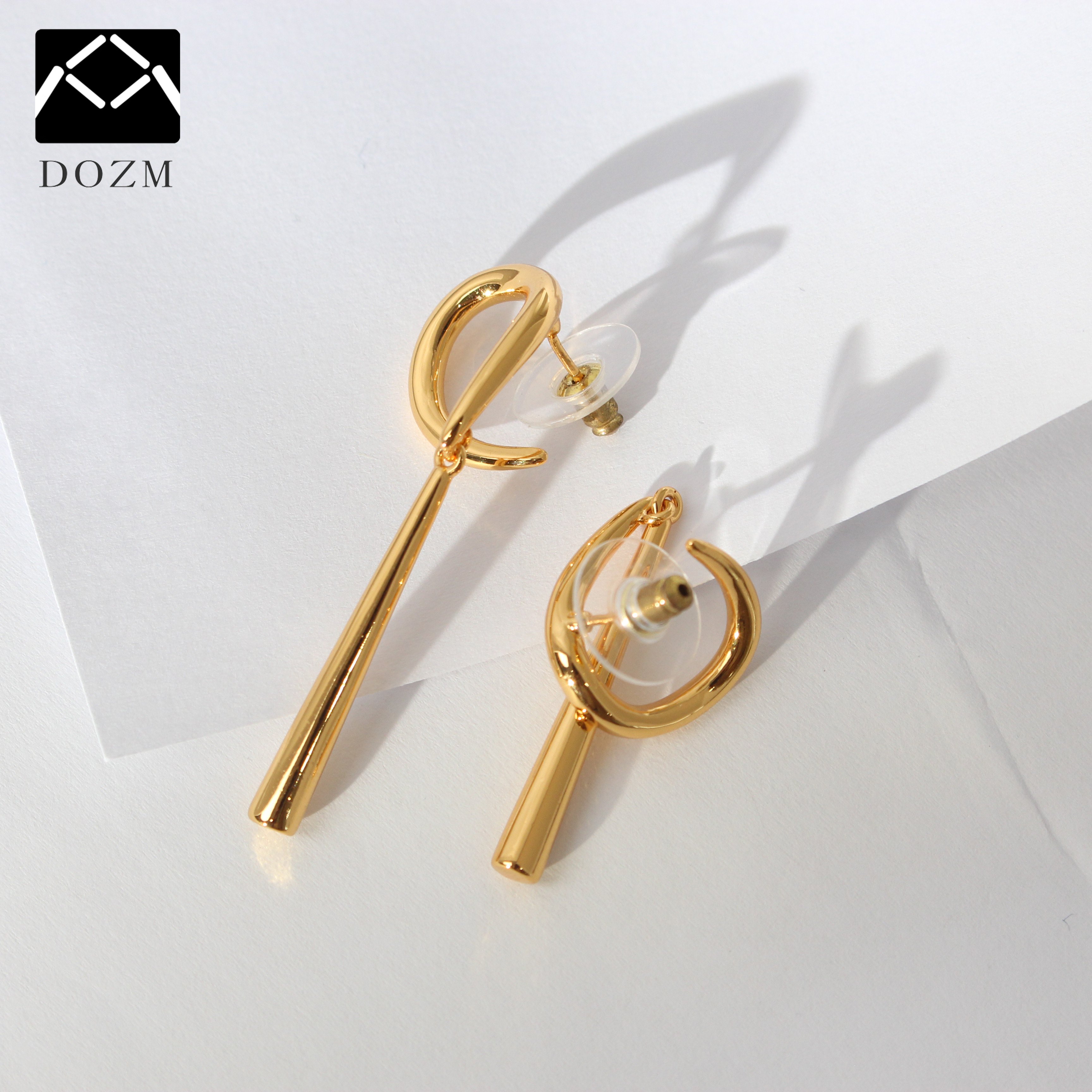 Wholesale Solid Brass Ear Rings for Women Bright Gold Plated Curved Stick Earrings
