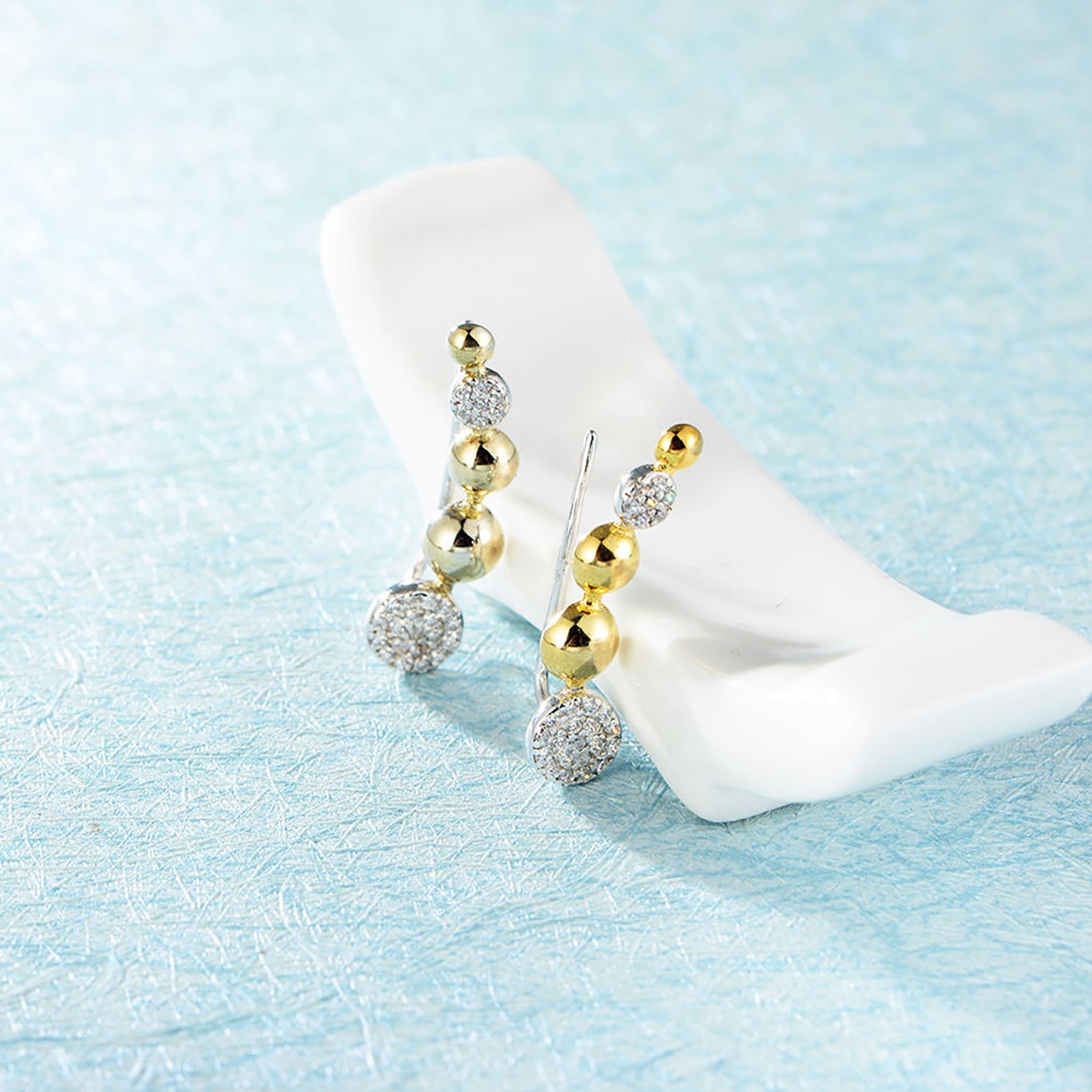 OEM hele jewelry 925 Silver Gold Plated Jewelry Ladies Ear Clip Cuff Bead Zircon Leaf Shape Earrings For Women