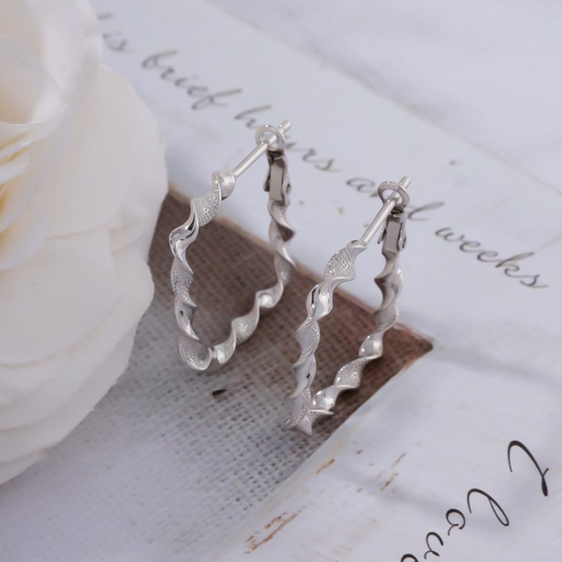 2024 new earrings twisted square ear cuff earrings fashion earrings