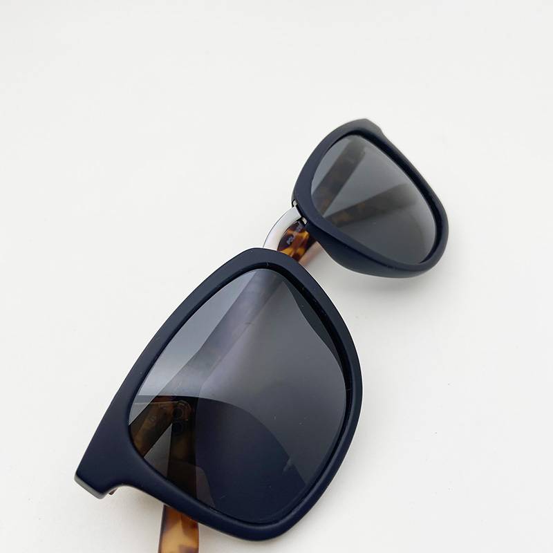 Pure original single men and women ultra -light polarized sunglasses brand versatile sunglasses anti -ultraviolet driving mirror shading mirror