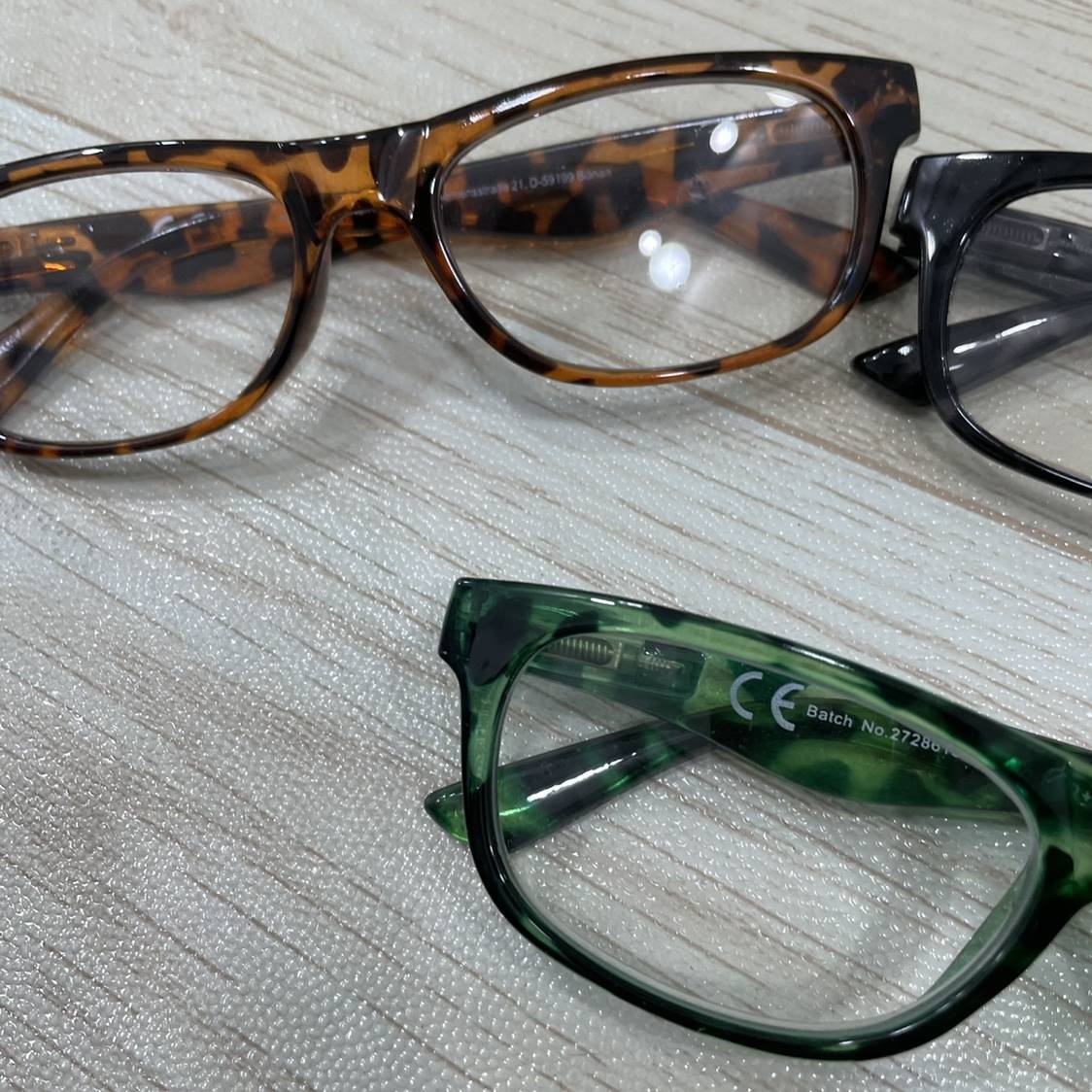 Export to parents and elders, men and women glasses
