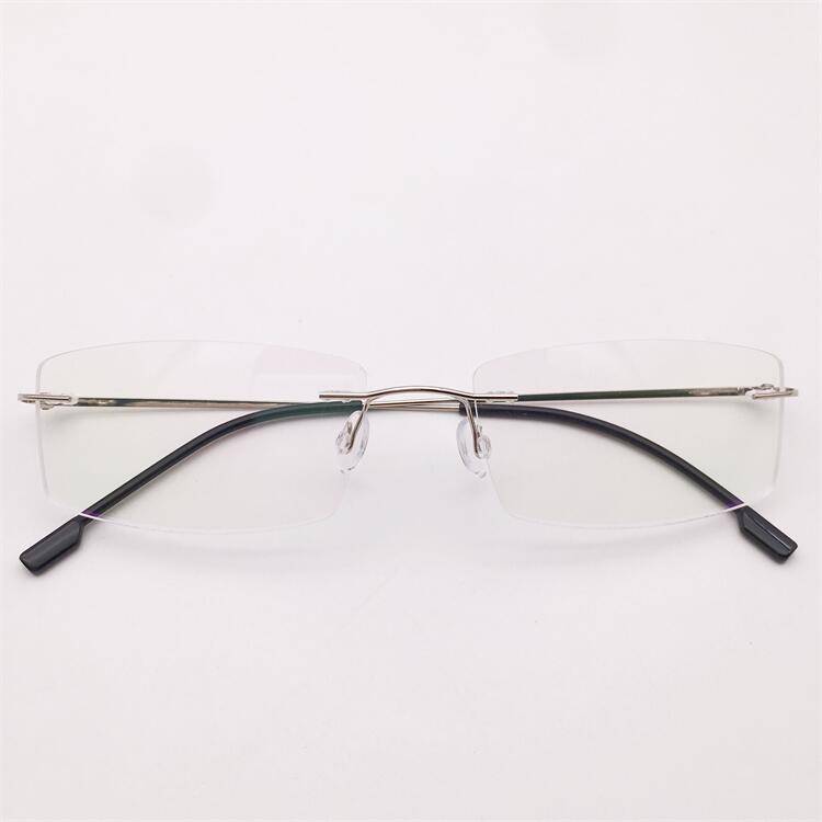Only 5 grams of gold and black gun color ultra -light titanium ultrafine